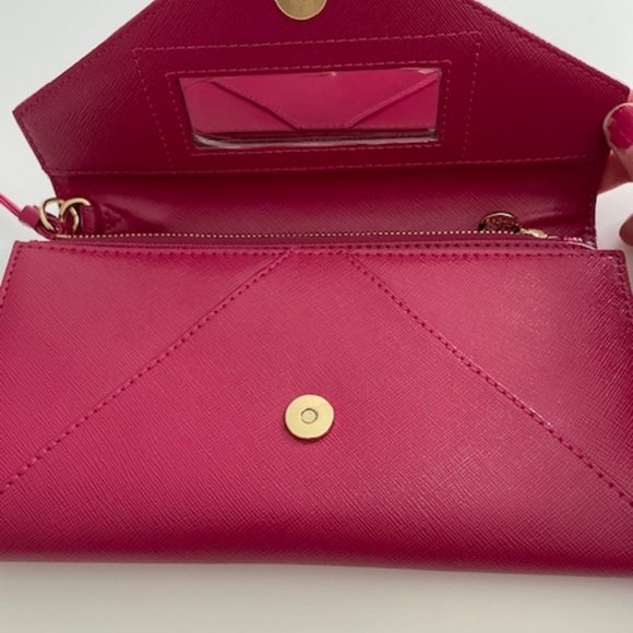 Tory Burch Leather Wristlet New without tags - Picture 4 of 5